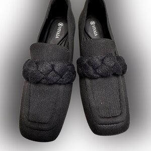 NWT Vivaia Black Square Toe Knot Loafers Size 8.5